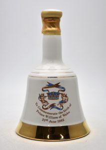 ★BELL’S ベルズ 1982 ウィリアム王子誕生記念 陶器ボトル 白 500ml  ウイスキーをお買取り★