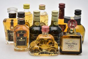 ★ミニチュアボトル SUNTORY サントリー ウイスキー ブランデー 10本 角 ローヤル クレスト 12年 他 50mlをお買取り★