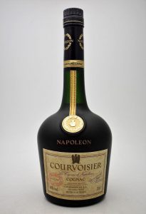 ★COURVOISIER クルボアジェ NAPOLEON ナポレオン 700ml 40度 ブランデーをお買取り★