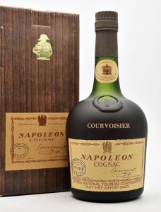 ★COURVOISIER クルボアジェ NAPOLEON ナポレオン 700ml ブランデーをお買取り★