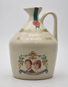 ★House of Peers ハウス オブ ピアーズ チャールズ皇太子 ダイアナ妃 陶器 750ml 43度 スコッチ ウイスキーをお買取り★